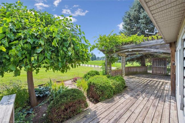 185 Wesley Cres, House other with 2 bedrooms, 2 bathrooms and 2 parking in Waterloo ON | Image 25