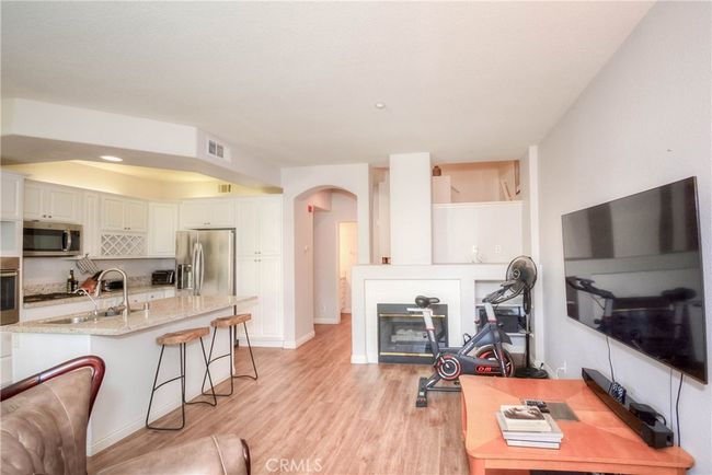 803 Maplewood, Condo with 2 bedrooms, 3 bathrooms and 2 parking in Irvine CA | Image 12