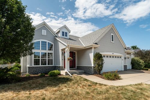 10375 S Monardy Ln, OAK CREEK, WI, 53154-6634 | Card Image