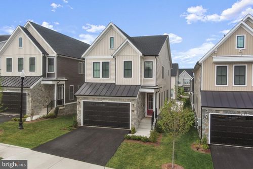 41800 Mellowed Ivory Pl, BRAMBLETON, VA, 20148 | Card Image