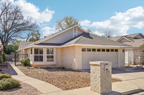 127 Terrace Ln, Kerrville, TX, 78028-6444 | Card Image