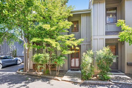 333 Ravenwood Pl, Ashland, OR, 97520-2879 | Card Image