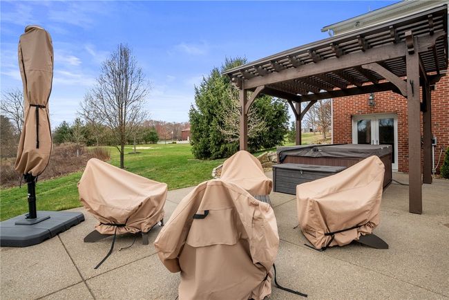 Patio with hot tub and pergola | Image 39