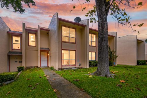 334 Valley Park Dr, Garland, TX, 75043-2955 | Card Image