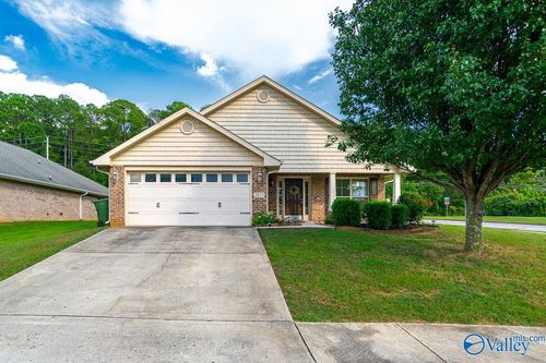 2835 Slate Dr Sw, Huntsville, AL, 35803-3424 | Card Image