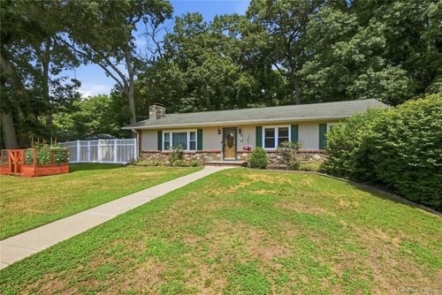 26 Garden Dr, New Windsor, NY, 12553-7710 | Card Image