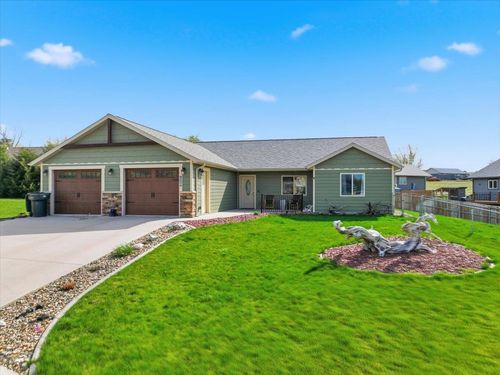 2120 Sierra Dr, Belle Fourche, SD, 57717-4412 | Card Image