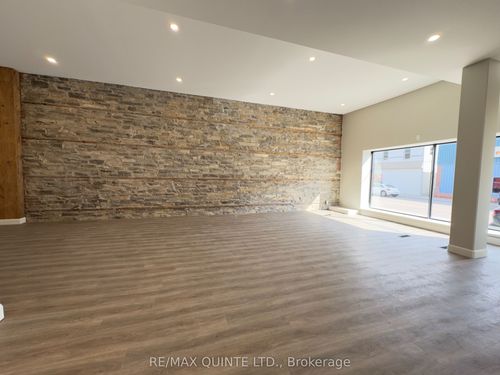 330 Victoria St N, Tweed, ON, K0K3J0 | Card Image