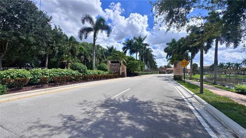 2005-919 Sw 147th Ave, Pembroke Pines, FL, 33027-6129 | Card Image
