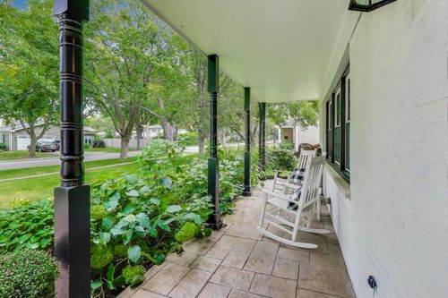 833 Fairlawn Ave, Libertyville, IL, 60048-3043 | Card Image