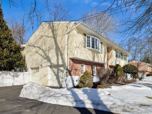 13 Razel Ave, Spring Valley, NY, 10977-3123 | Card Image