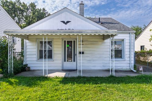 17656 Toepfer Dr, Eastpointe, MI, 48021-3065 | Card Image