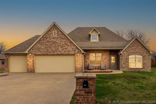 1995 Graham Pl, Pryor, OK, 74361-4556 | Card Image
