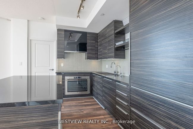 504 - 59 Annie Craig Dr, Condo with 2 bedrooms, 2 bathrooms and 1 parking in Etobicoke ON | Image 11