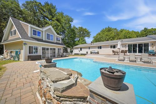b-4b Whittier Dr, Seabrook, NH, 03874-4050 | Card Image