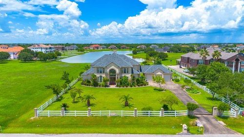 5803 Muskogee Ln, Richmond, TX, 77469-7390 | Card Image