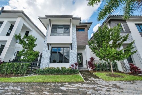 8120 Nw 43rd St, Doral, FL, 33166-5706 | Card Image