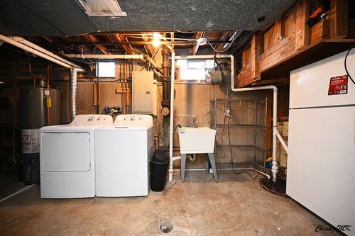 429 E Lincoln St, Mount Prospect, IL, 60056-3328 | Card Image