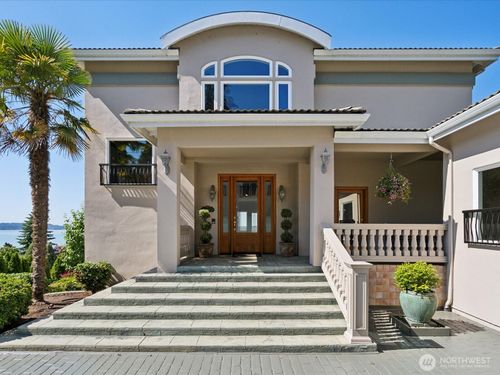10925 81st Pl Ne, Kirkland, WA, 98034-3567 | Card Image