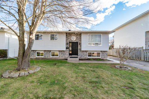 4 Craig Pl, Petawawa, ON, K8H3L3 | Card Image