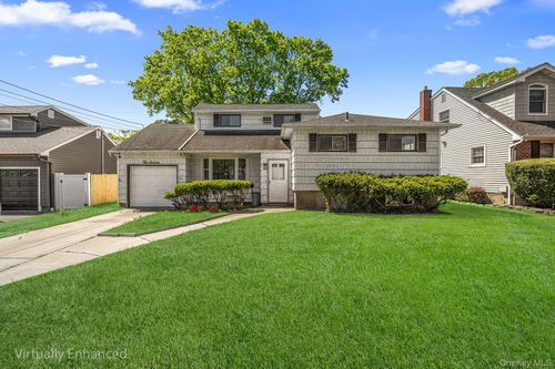 216 Oak St, Massapequa Park, NY, 11762-1530 | Card Image