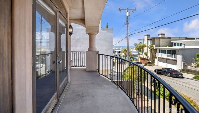 620 13 Th St, House other with 5 bedrooms, 3 bathrooms and 4 parking in Manhattan Beach CA | Image 14