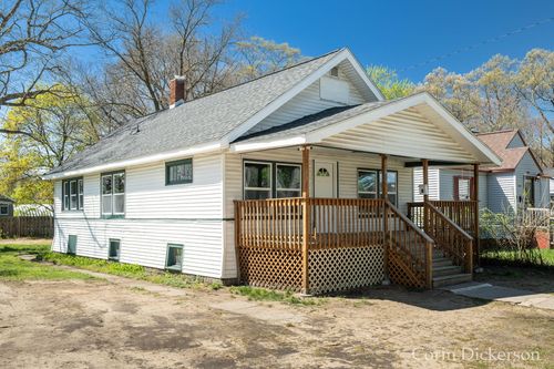 2017 7th St, Muskegon, MI, 49444-1028 | Card Image