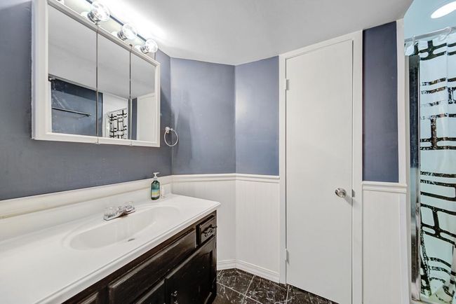 34 Bathroom_lower | Image 33