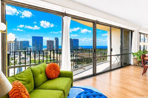 2507-700 Richards St, Honolulu, HI, 96813-4622 | Card Image
