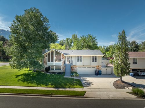 2088 Falcon Way, Sandy, UT, 84093-2534 | Card Image