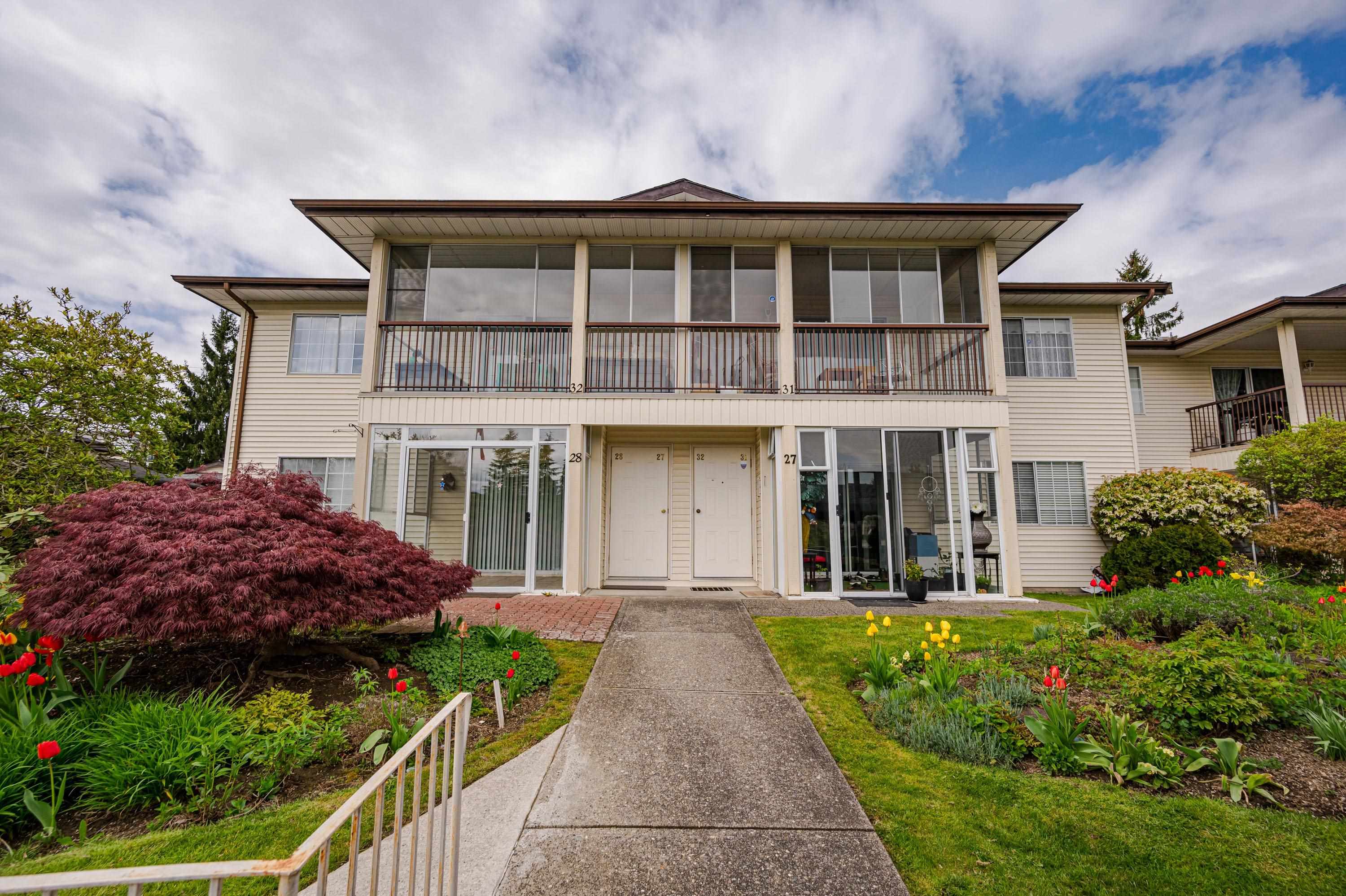 32 - 6467 197 Street, Townhouse with 3 bedrooms, 2 bathrooms and 2 parking in Langley BC | Image 3