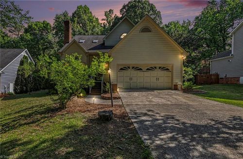 6313 Lakebend Ct, Greensboro, NC, 27410-8253 | Card Image
