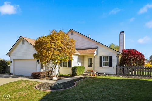 2429 Lakeshore Ct, Lebanon, IN, 46052-3136 | Card Image