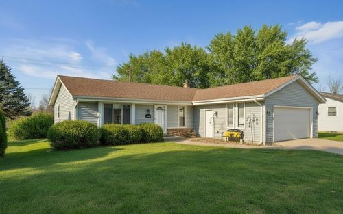 1002 Cherrywood Drive, Waukesha, WI, 53188 | Card Image