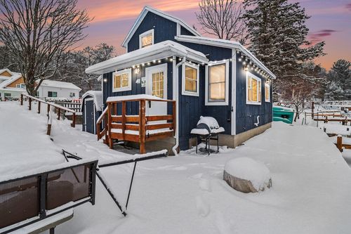 6955 W Jackson Road, Ludington, MI, 49431 | Card Image