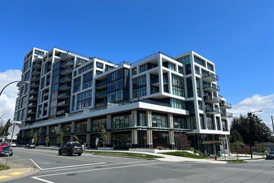 707 - 1526 Finlay St, Condo with 2 bedrooms, 2 bathrooms and 2 parking in White Rock BC | Image 2