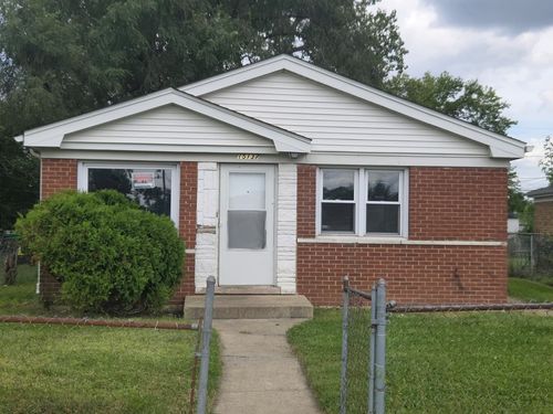 15137 7th Ave, Phoenix, IL, 60426-2549 | Card Image