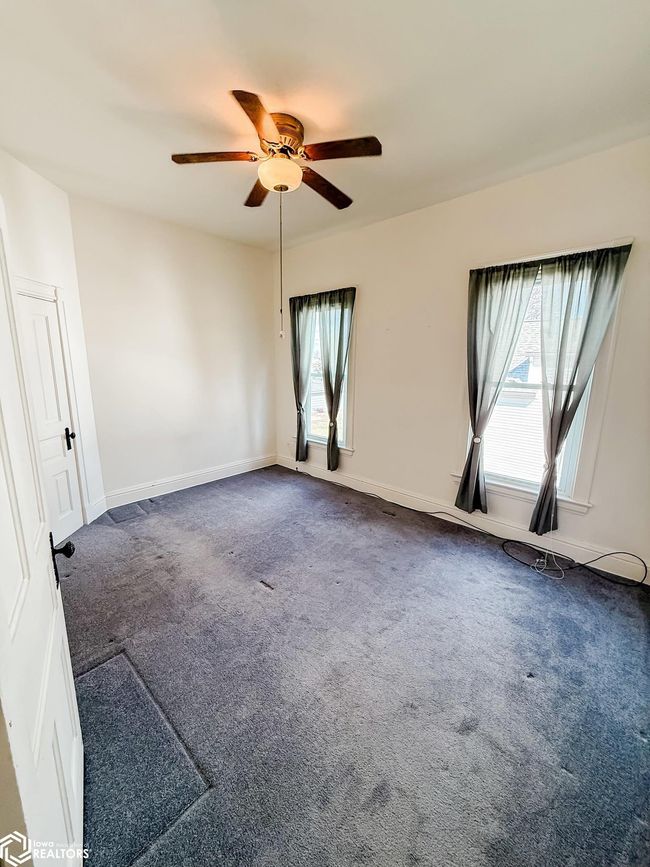 415 S Garfield Ave, Home with 4 bedrooms, 2 bathrooms and 2 parking in Burlington IA | Image 18