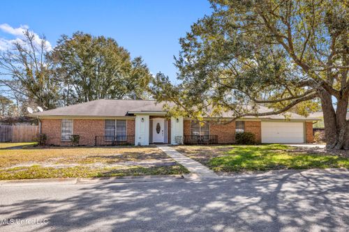 1204 Londonderry Ln, Ocean Springs, MS, 39564-3208 | Card Image