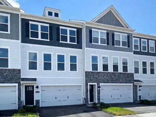 765 Hardman Dr, Morgantown, WV, 26501-7637 | Card Image