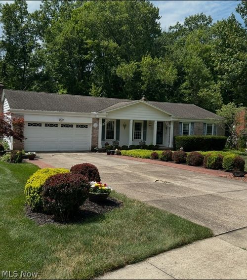 2239 Woodpark Rd, Fairlawn, OH, 44333-3922 | Card Image