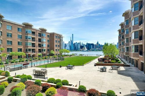 20 Ave At Port Imperial, West New York, NJ, 07093-8417 | Card Image