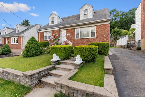 233 Woodland Ave, Yonkers, NY, 10703-2320 | Card Image