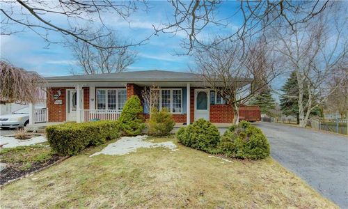 b-655 Jacob Lane, Waterloo, ON, N2V2G9 | Card Image