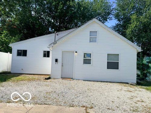 711 Jackson St, Seymour, IN, 47274-2835 | Card Image