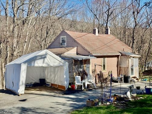 13 River Rd, Oak Ridge, NJ, 07438-9751 | Card Image