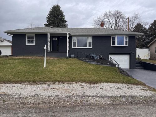 26980 James Ave, Flat Rock, MI, 48134-1153 | Card Image