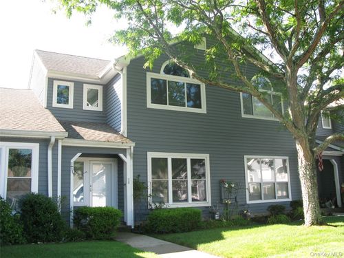 728 Birchwood Park Dr, Middle Island, NY, 11953-2609 | Card Image