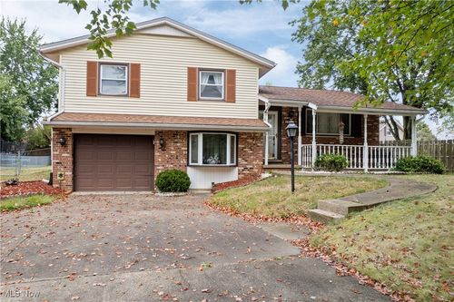 1808 Pauli St, Canal Fulton, OH, 44614-8809 | Card Image