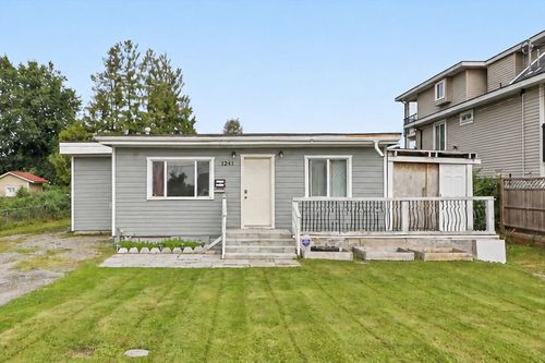 12441 113 Ave, Surrey, BC, V3V3L8 | Card Image